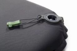 Exped SIM Comfort 5 LW Zelfopblazende Slaapmat -Bo-Camp || Intex || Outwell Verkoopwinkel 1267 1900 6183 sim comfort valve in close 5472x3648 3