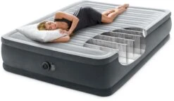 Intex Comfort Plush Hoog Luchtbed - Queensize - Ingebouwde Elektrische Pomp -Bo-Camp || Intex || Outwell Verkoopwinkel 1320 1900 64414 inuse3 2023 300