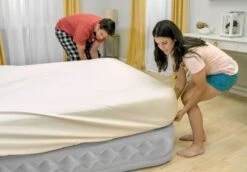 Intex Supreme Air Flow Luchtbed - Queensize - Ingebouwde Elektrische Pomp -Bo-Camp || Intex || Outwell Verkoopwinkel 1320 1900 64490 inuse1 2020 300