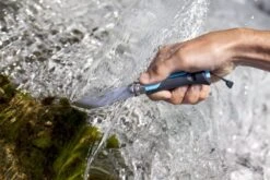 Opinel N°08 Outdoor Zakmes - Blauw -Bo-Camp || Intex || Outwell Verkoopwinkel 3123840015762 opinel outdoor 8 blauw sfeer5 resultaat