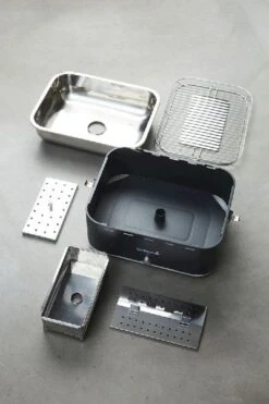 Barbecook Carlo Houtskool Tafelbarbecue - Grijs 12 Barbecook Carlo Houtskool Tafelbarbecue - Grijs -Bo-Camp || Intex || Outwell Verkoopwinkel 900 600 bc cha 1015 sf 06 hr